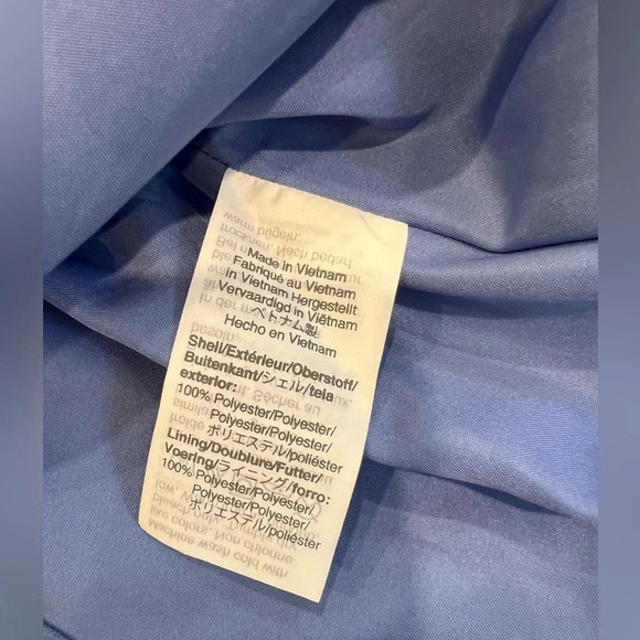 J crew NWT Scalloped Cami Top
Size 8
Pit to pit 18 3/4”
Length 25” - Picture 6 of 8